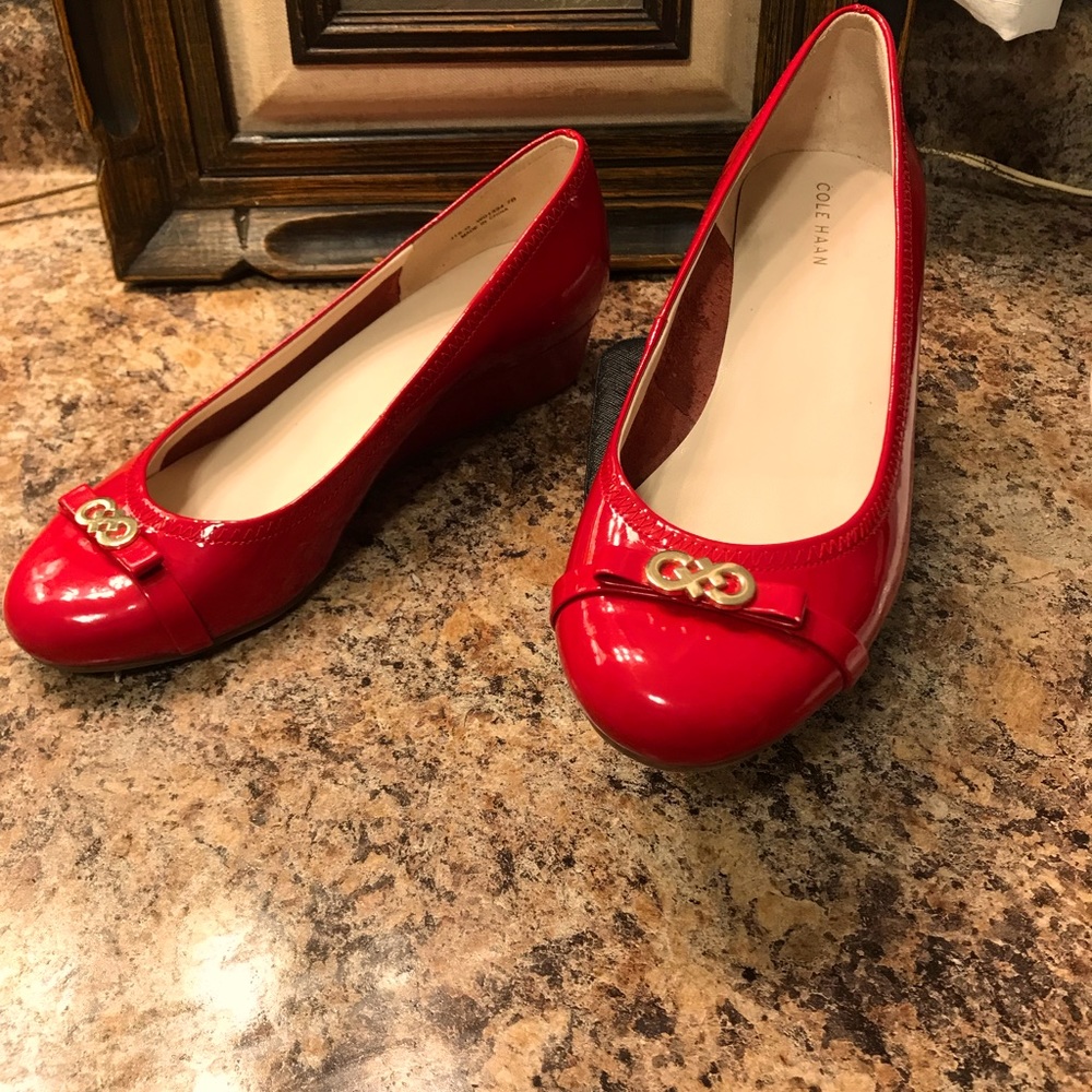Cole Haan Red Patent Leather with Gold Emblem wedge dress shoes. Size 7